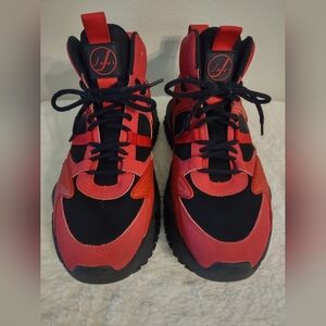 Javis Jiggy Shoes Size 9 Black and Red